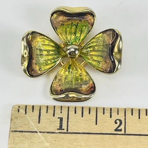 Vintage Enamel Four Leaf Clover Dogwood Flower Brooch Pin Gold Tone Green 1.75" - Picture 3 of 3